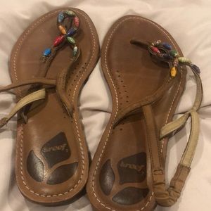 Cute beaded reef sandals. Size 8 slim.